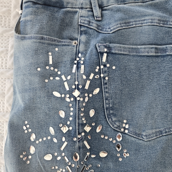 Good American Blue Embellished Flare Jeans - Picture 6 of 8